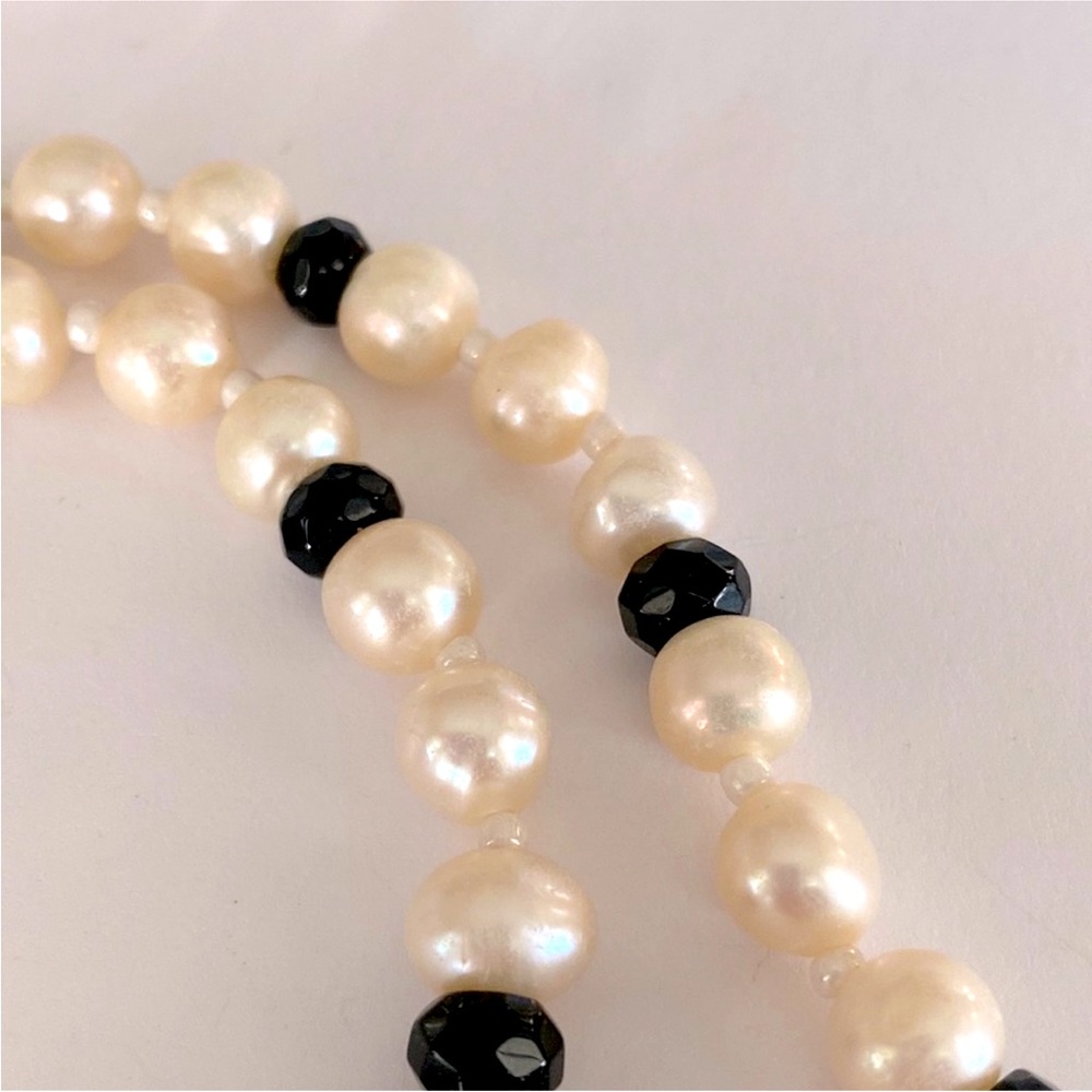 Genuine pearl/black crystal necklace - Picture 3 of 5